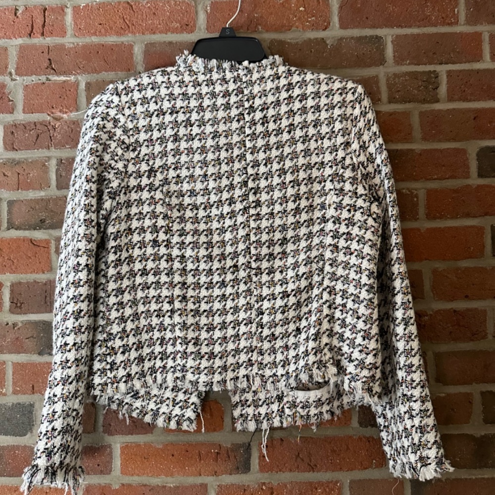 Blazer - Picture 3 of 3